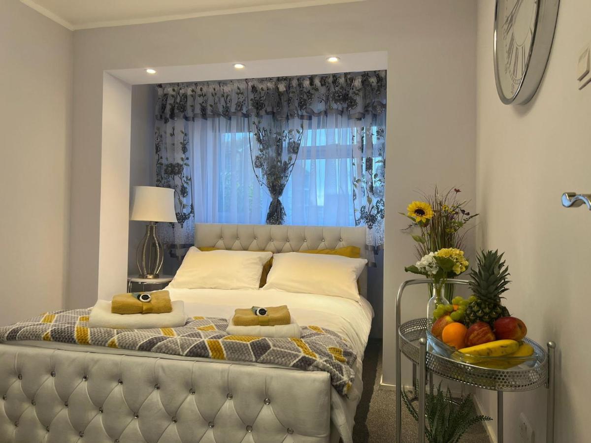 Apartment Luxe Free Wifi, Free Parking, Free Netflix Friern Barnet エクステリア 写真